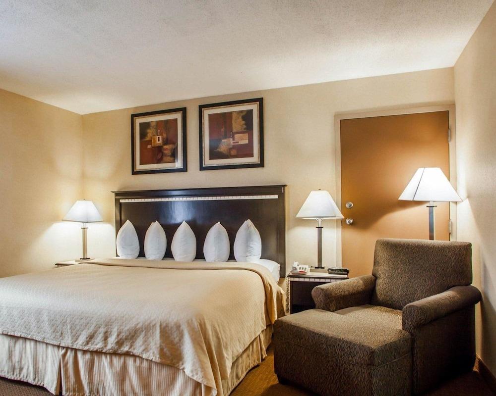 Quality Inn Aurora - Naperville Area Exterior photo