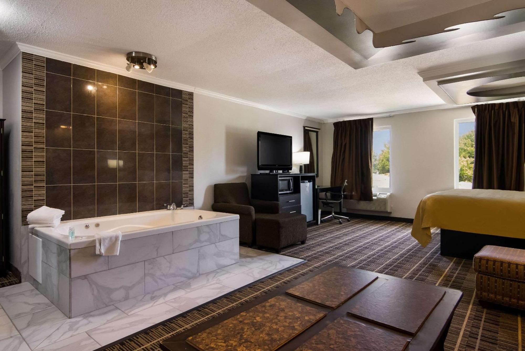 Quality Inn Aurora - Naperville Area Exterior photo